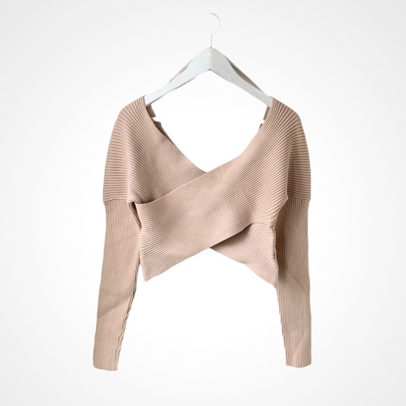 🌸New🌸 HYFVE Ribbed Crossover Cropped Sweater L - Picture 8 of 8